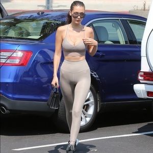 Alo Yoga High Waist Airbrush Gravel Glossy Legging